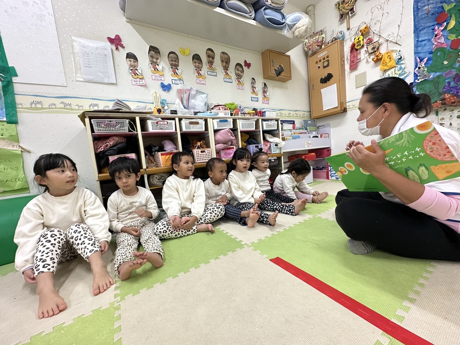 えほんの読み聞かせ