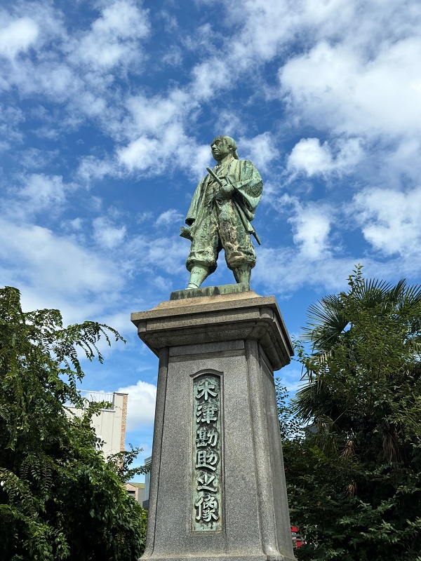 木津勘助銅像