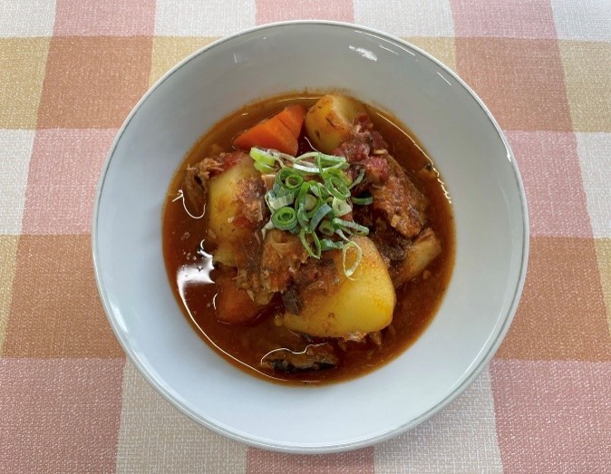 「さば味噌煮缶と野菜のトマト煮」の写真