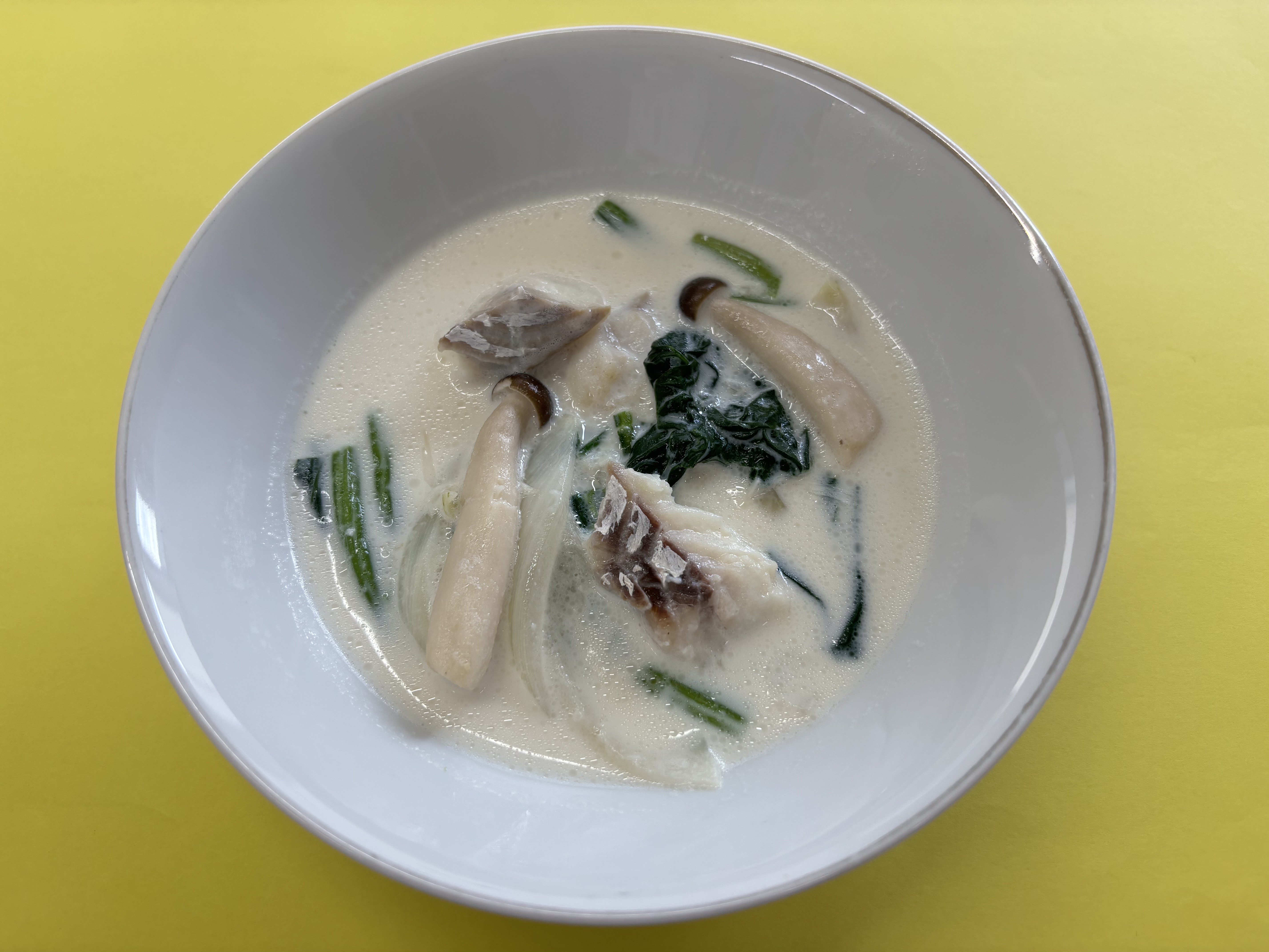 「タラとほうれん草のミルク煮」の写真