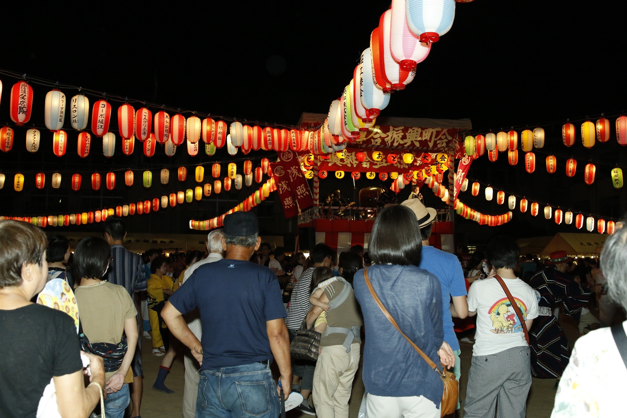 堀江納涼盆踊り大会の様子