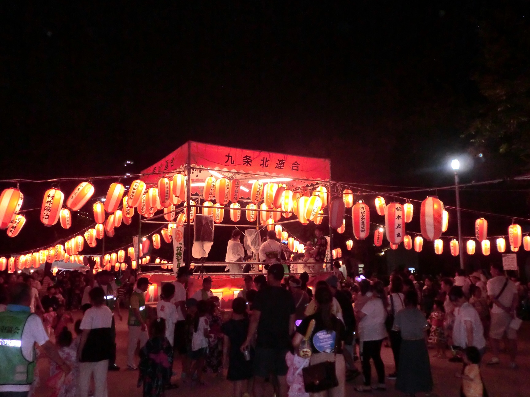 九条北納涼盆踊り大会の様子