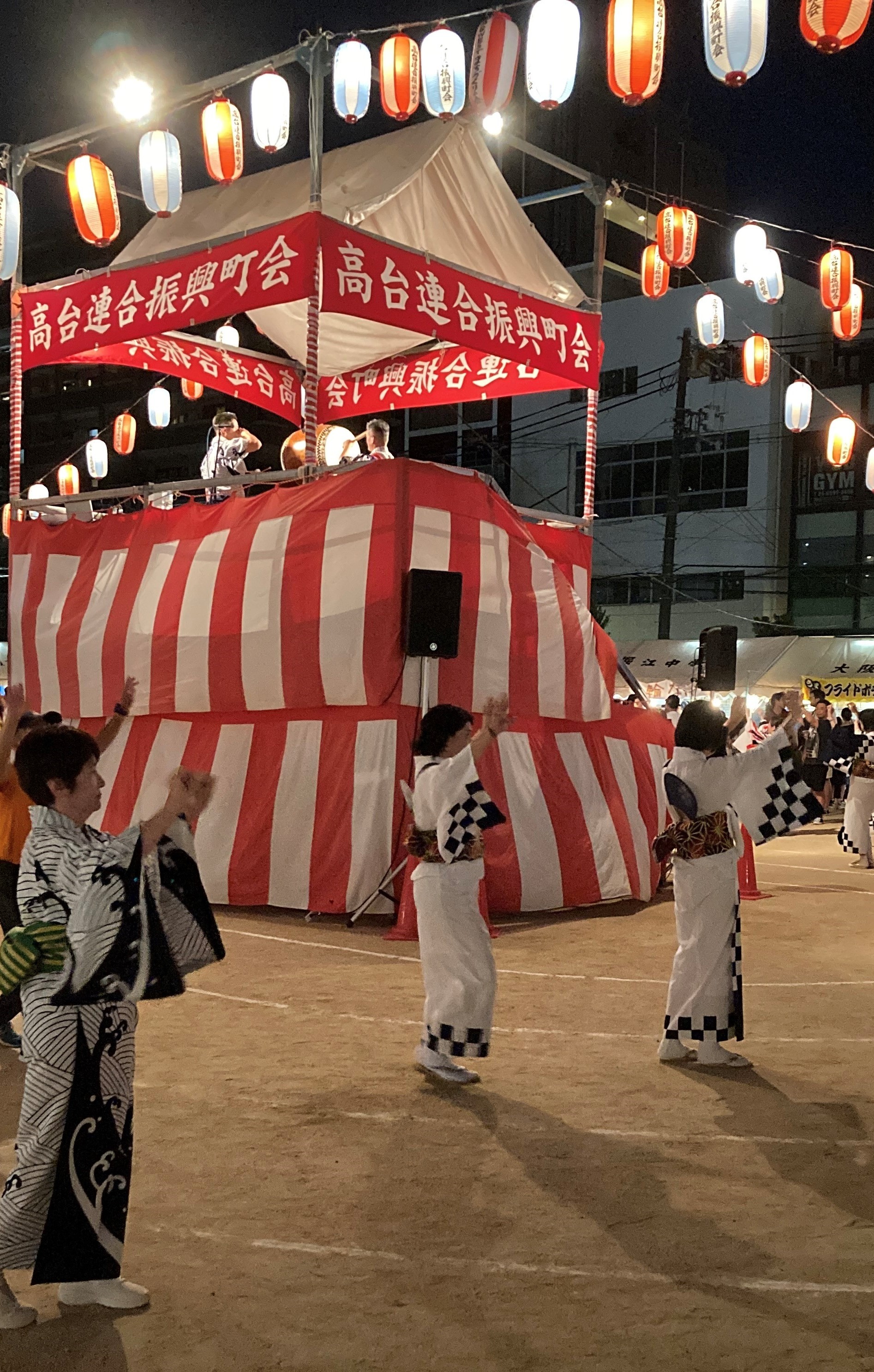 盆踊りの様子