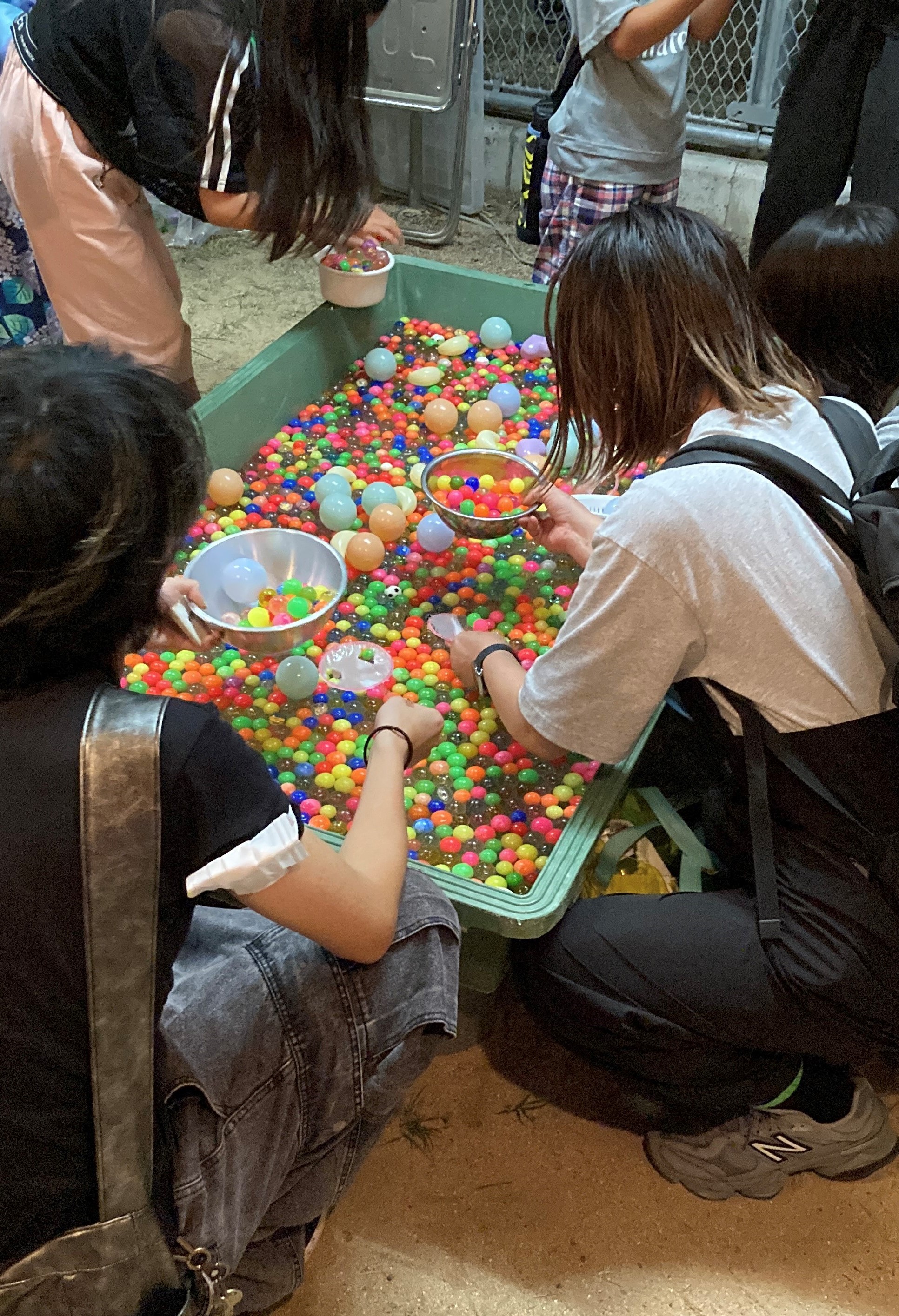 スーパーボールすくいの様子