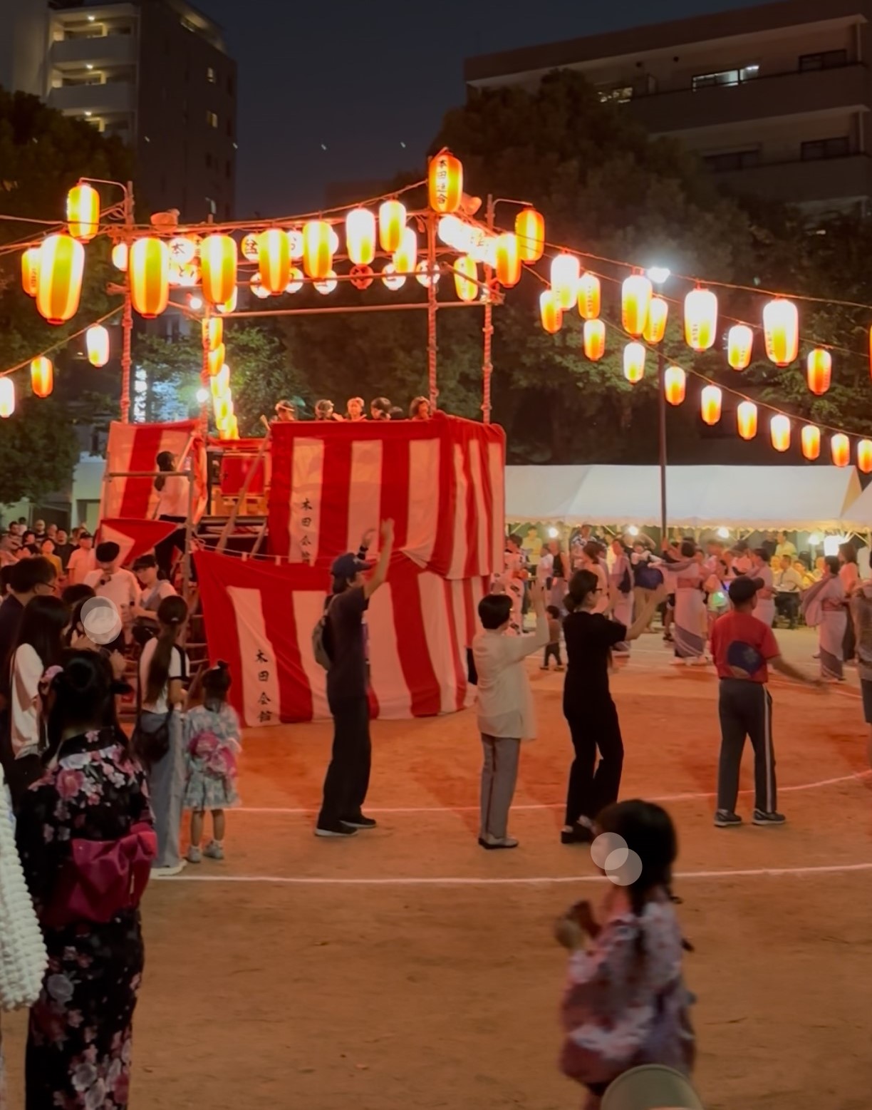 盆踊りの様子