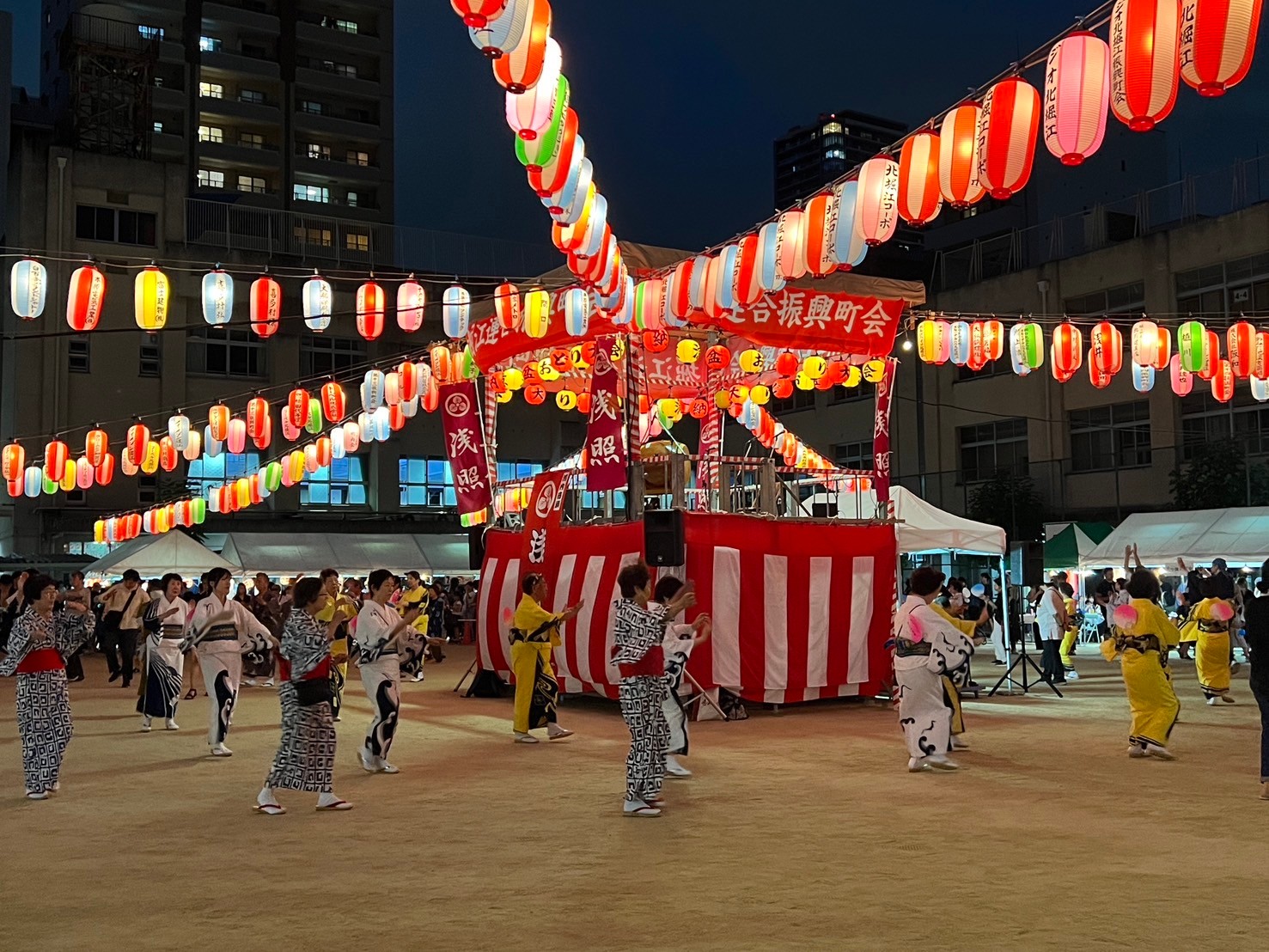 堀江納涼盆踊り大会の様子
