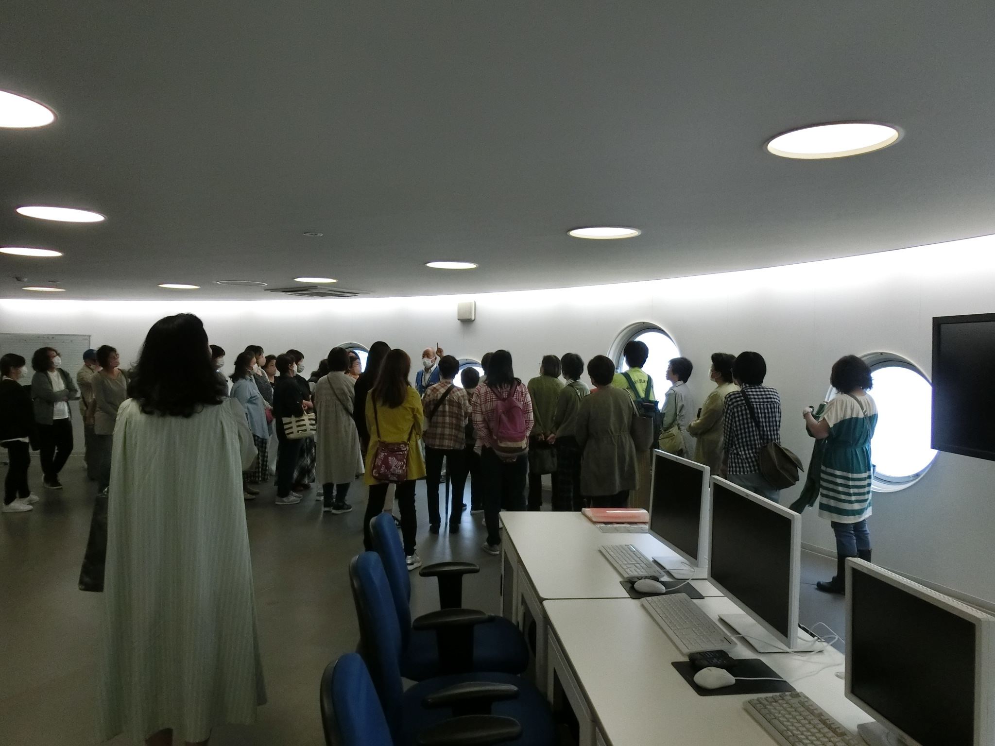 見学の様子1