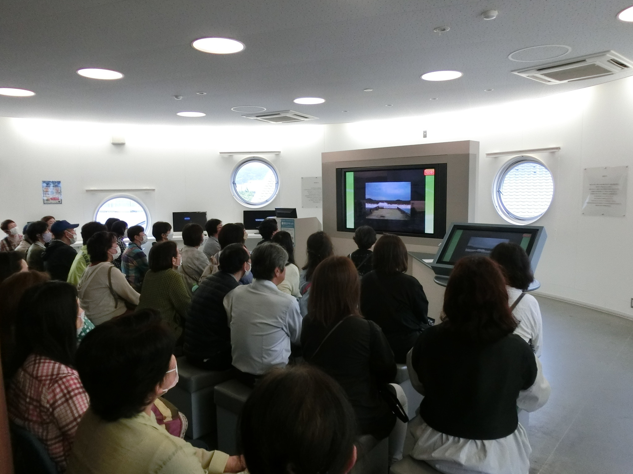 見学の様子2