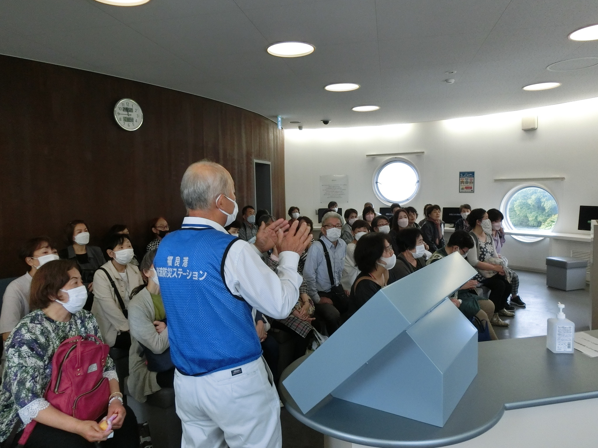 地元のボランティアガイドさんの説明
