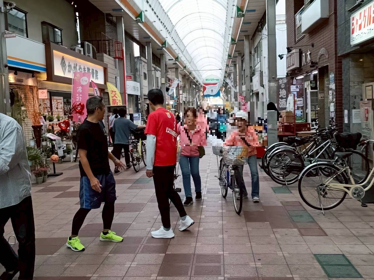 商店街での啓発の様子