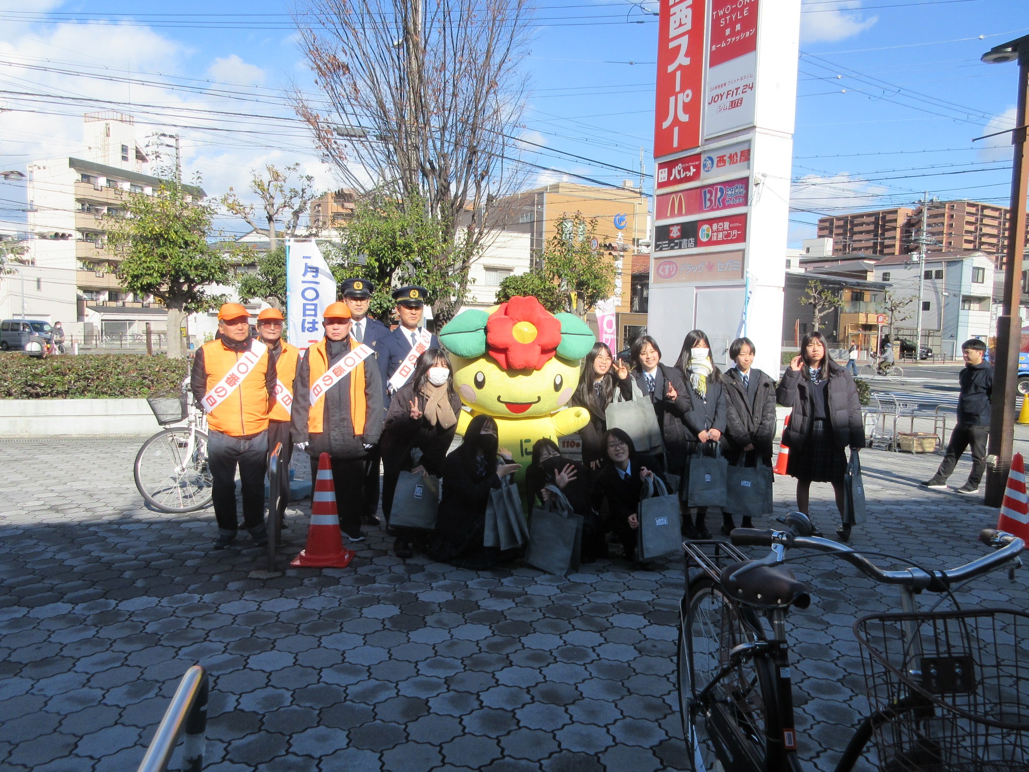 キャンペーン参加者の集合写真