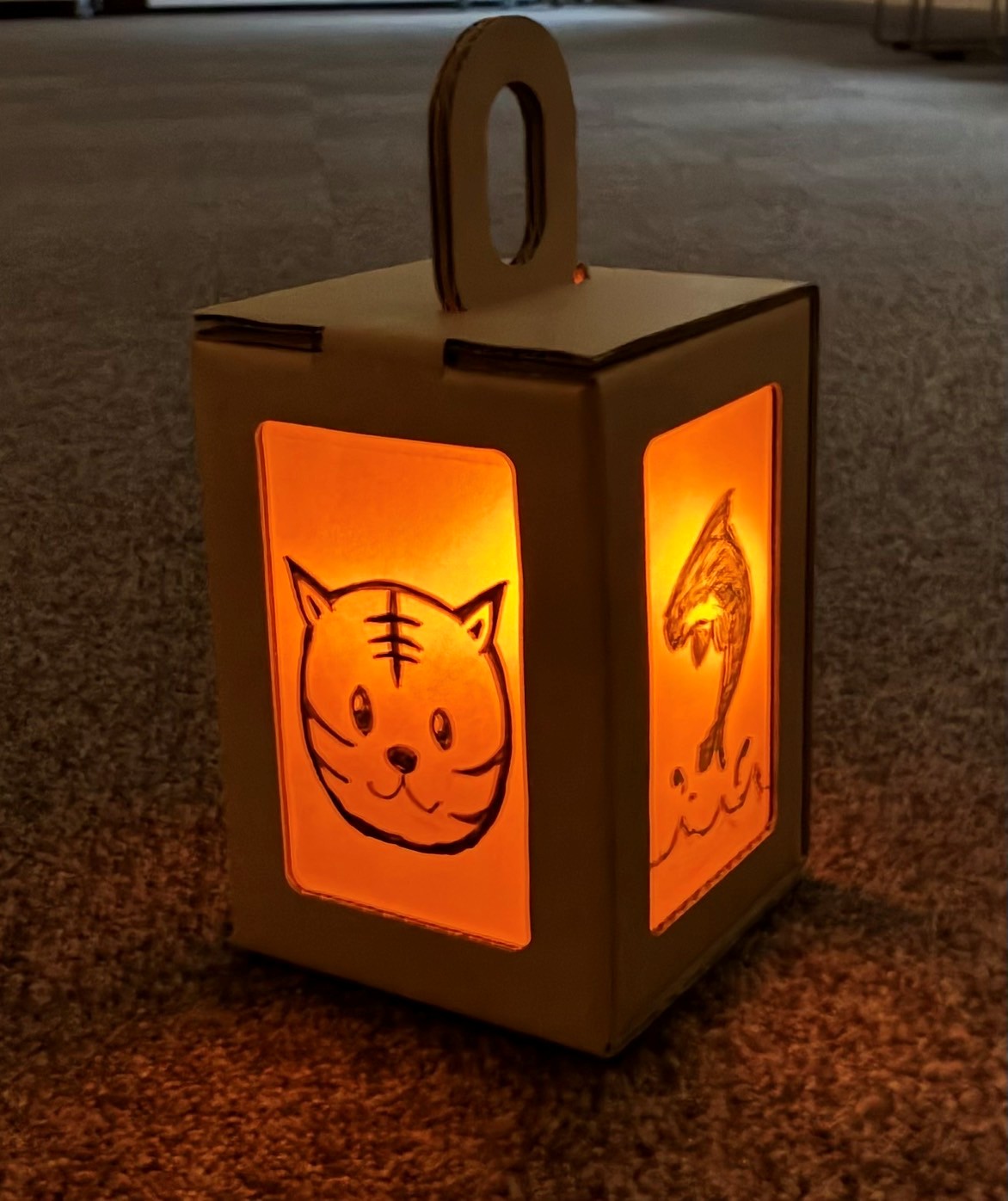 段ボールを使ってランタンを作ろう
