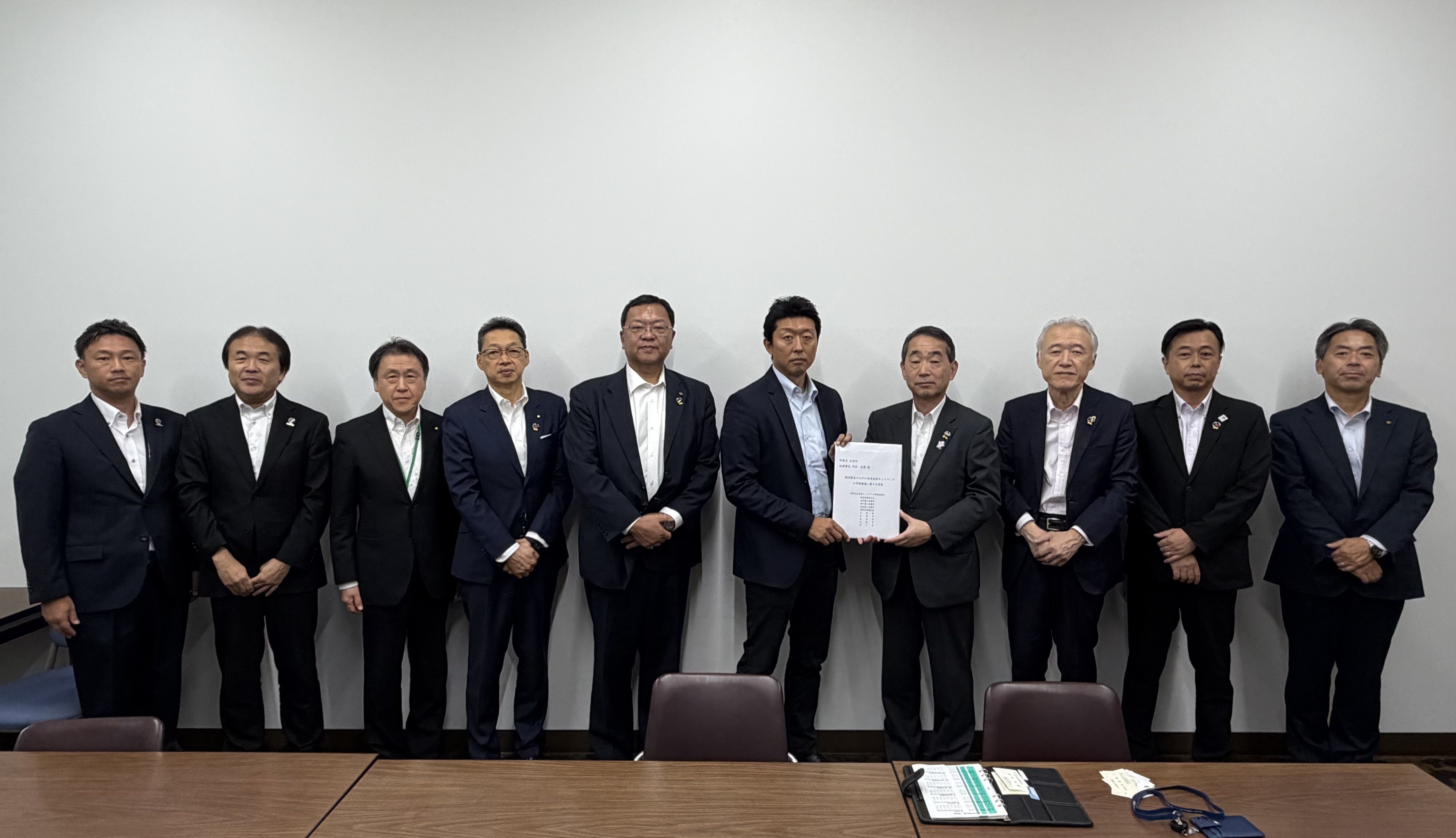 河本財務省主計局総務課長への要望活動の画像