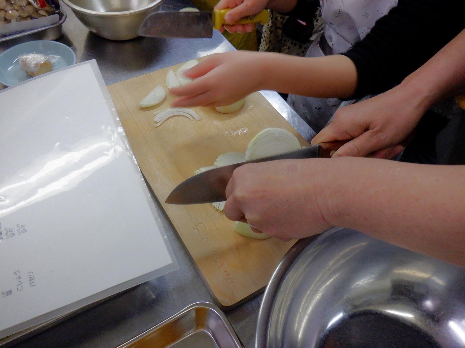 大根を切る様子