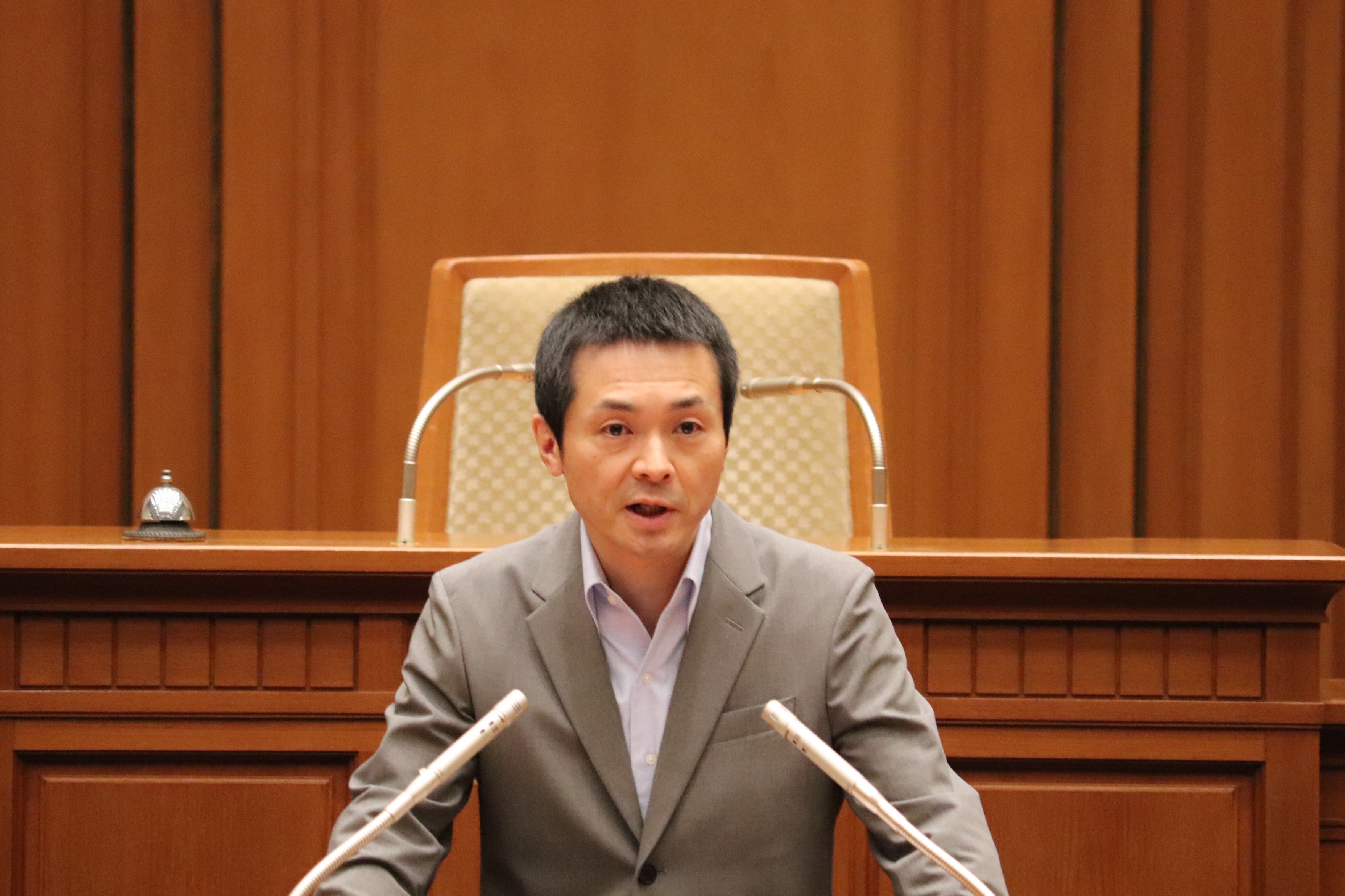 杉村幸太郎議長による挨拶の写真
