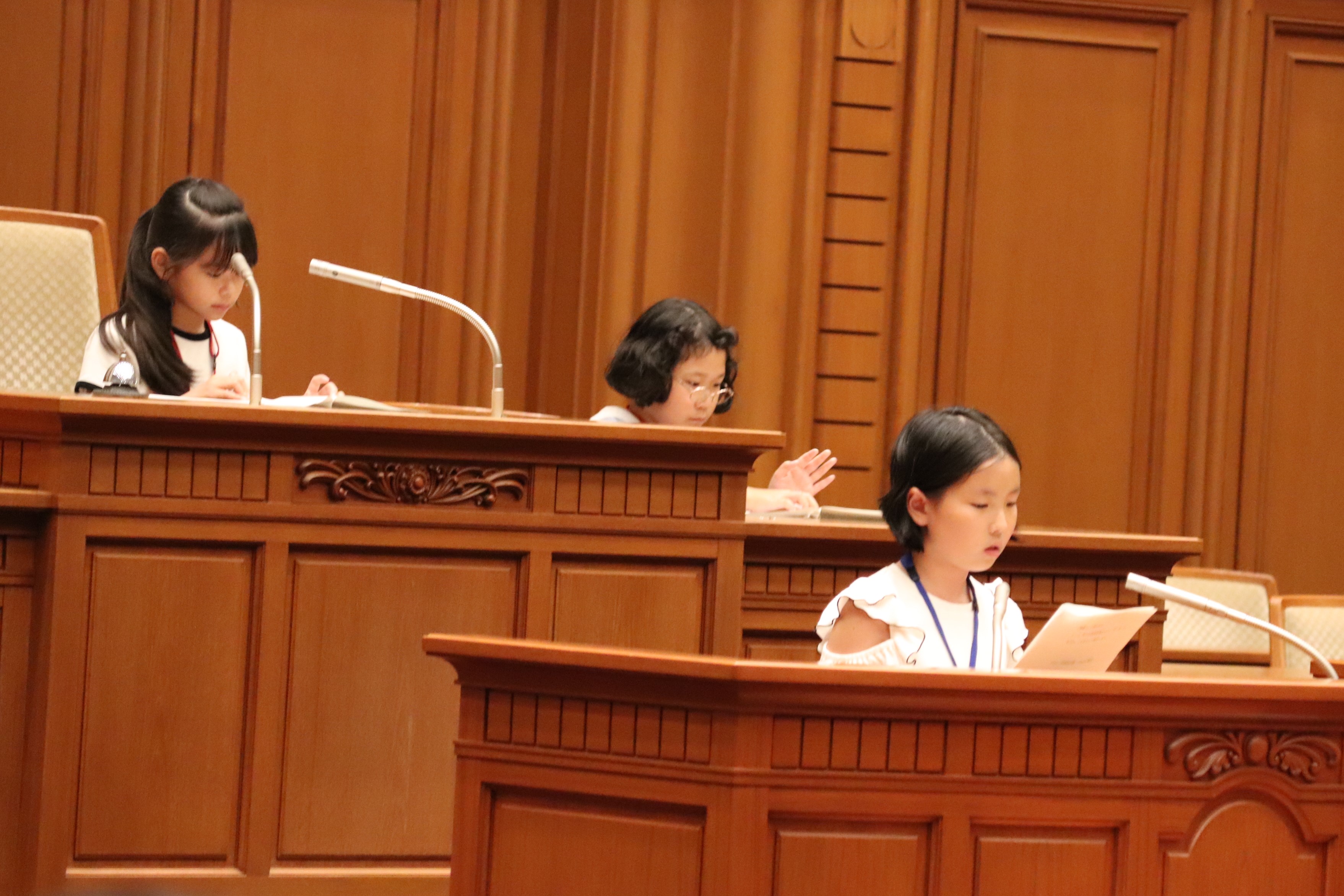 本会議形式による答え合わせの様子2