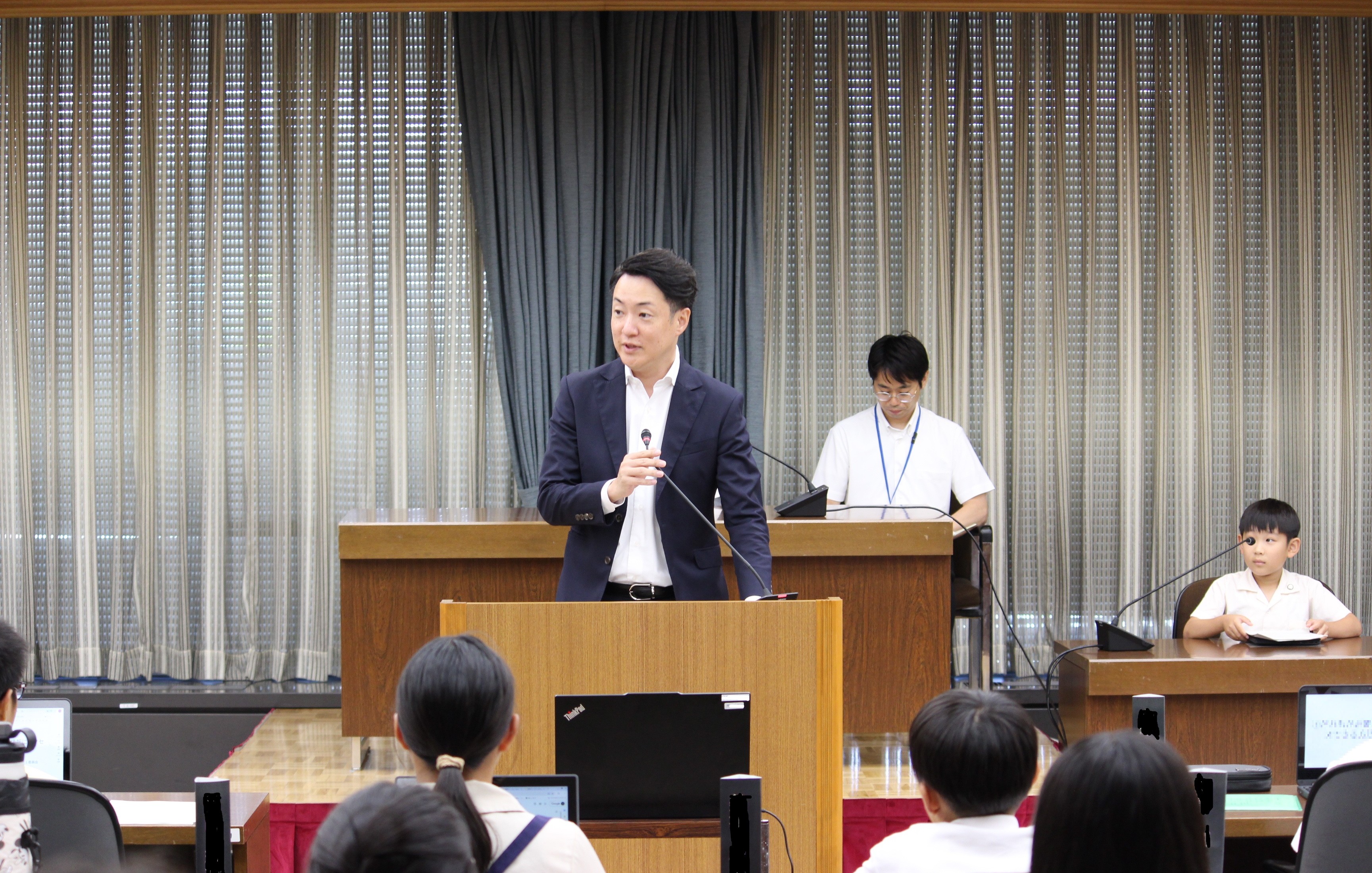 横山英幸市長のあいさつの様子