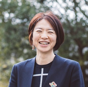 講師、新田英理子さんの写真