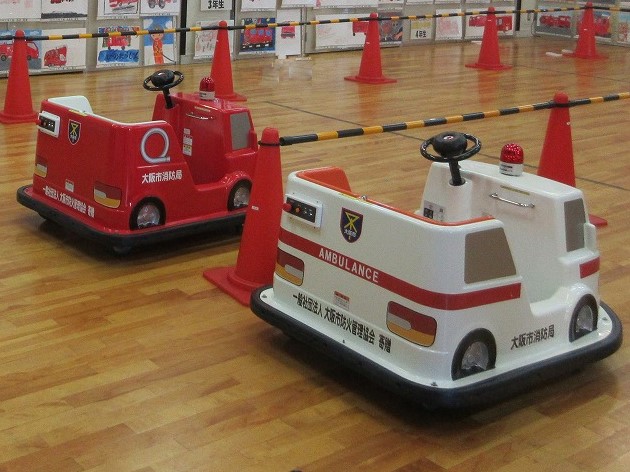 現場に急行！バッテリーカー！