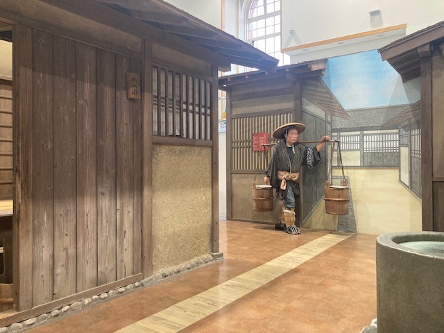 江戸時代の街並みを再現した館内展示物の写真