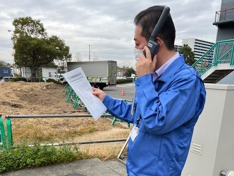  衛星電話を用いて応援を要請