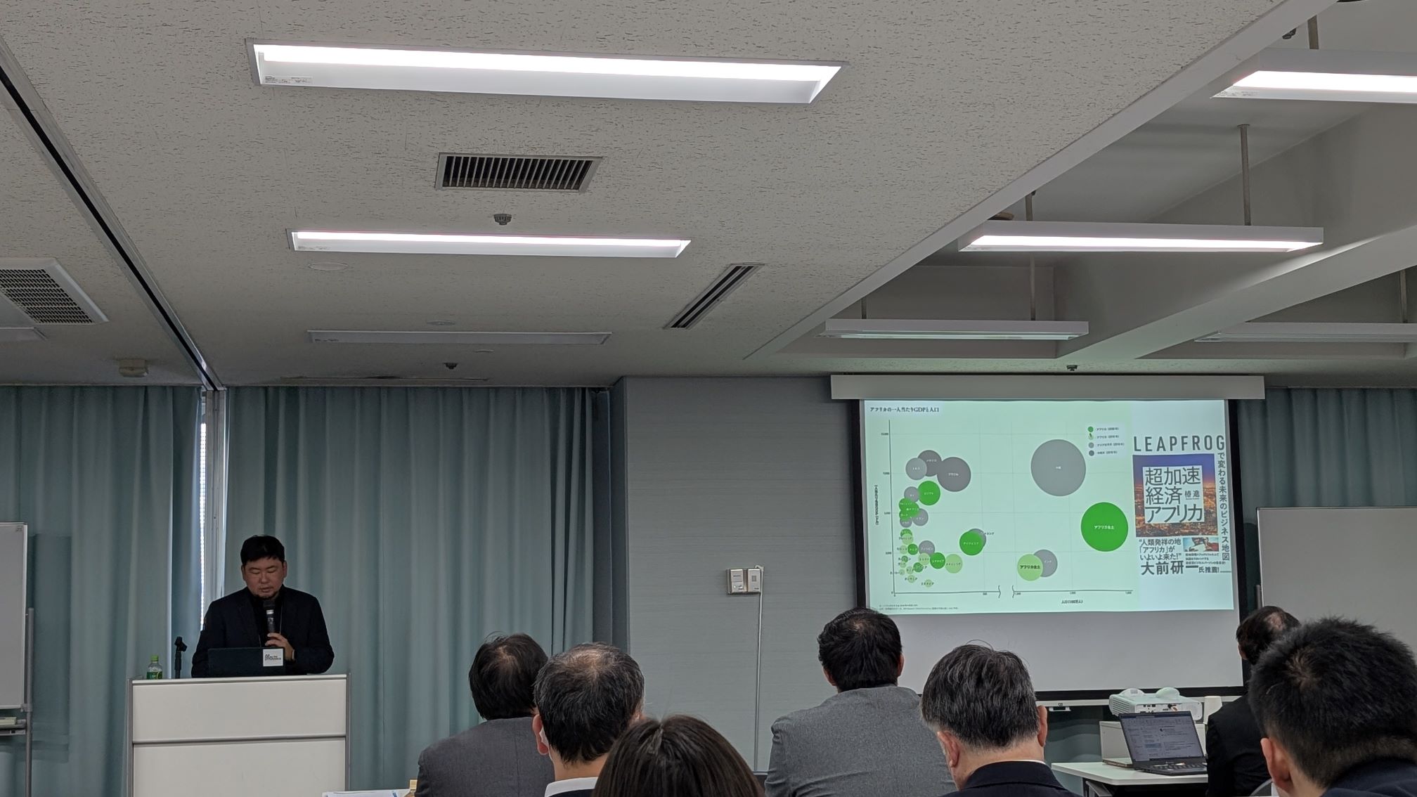 原様からご講演の様子の写真