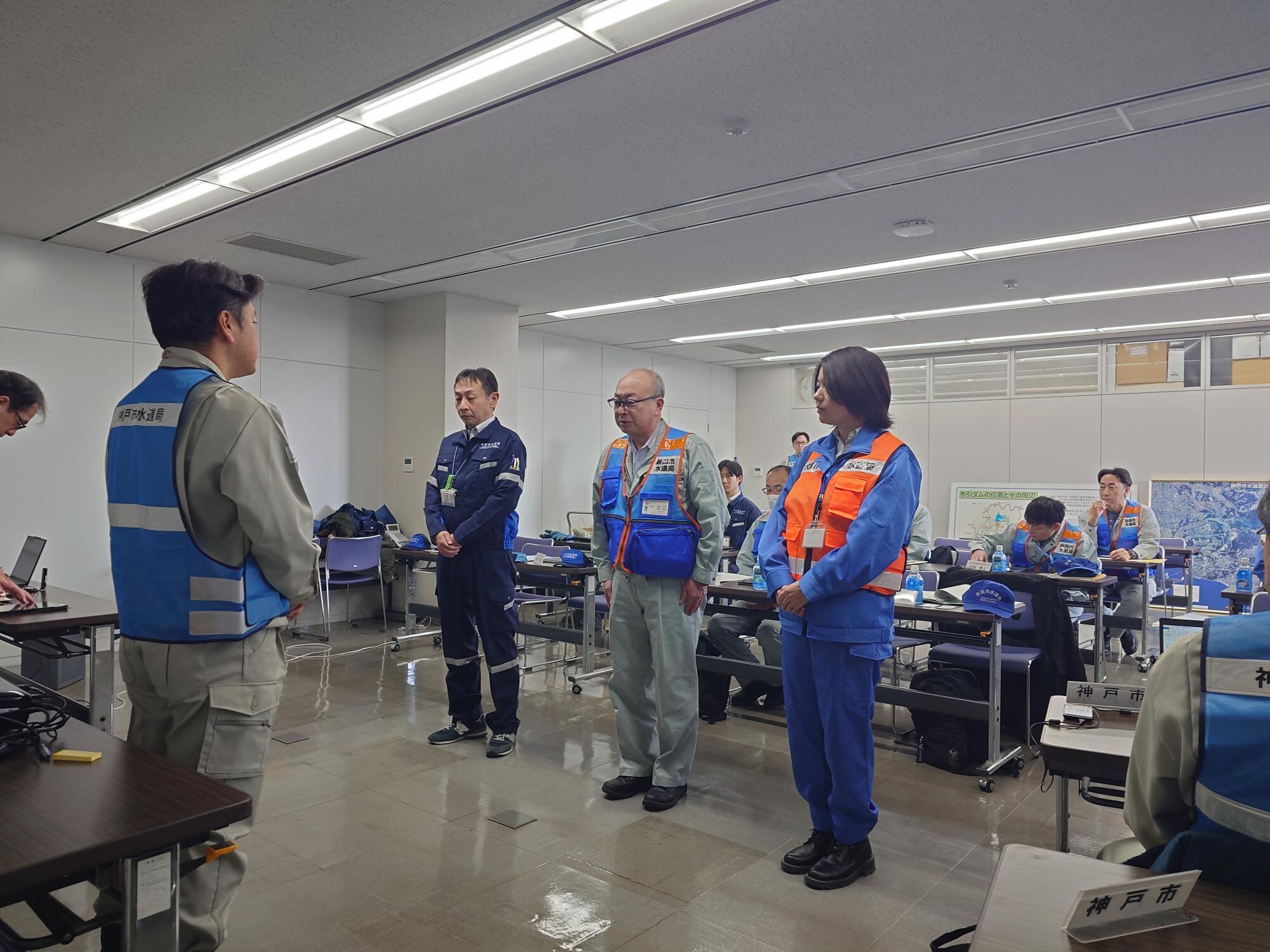 着任報告の様子の写真