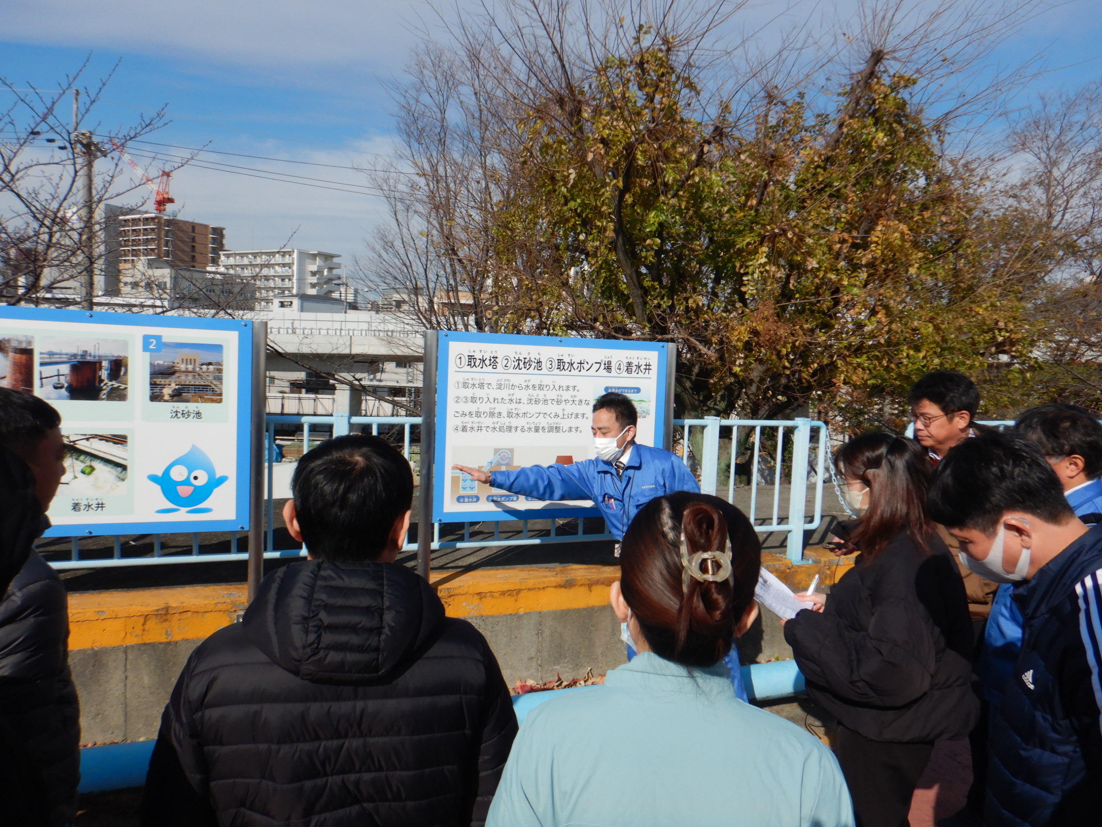 柴島浄水場の見学の様子