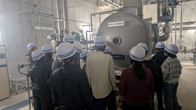 浄水場の施設見学の様子