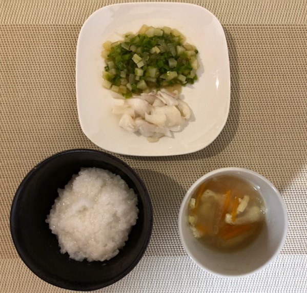 献立（軟飯　煮魚　みそ汁）