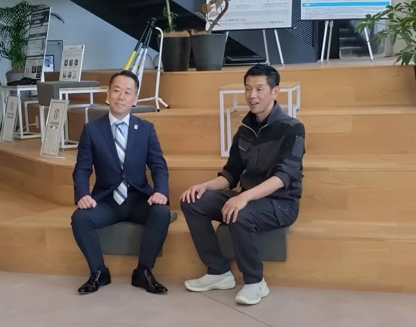 藤井区長と ミズノ株式会社グローバル研究開発部の佐藤部長