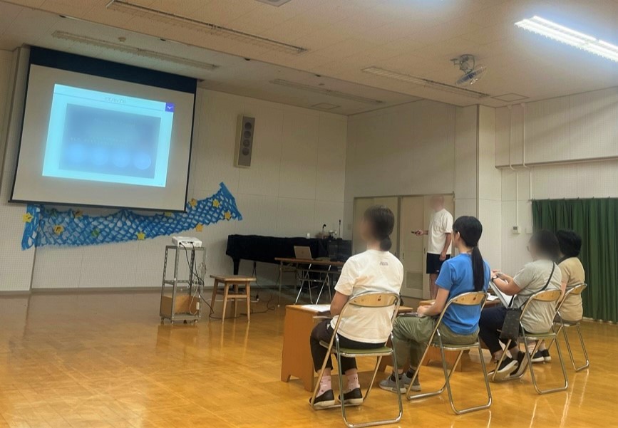 ミズノスポーツサービス（株）による研修を受けている粉浜幼稚園の先生方