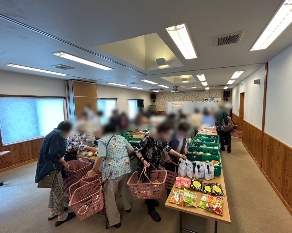 移動スーパー販売の様子3