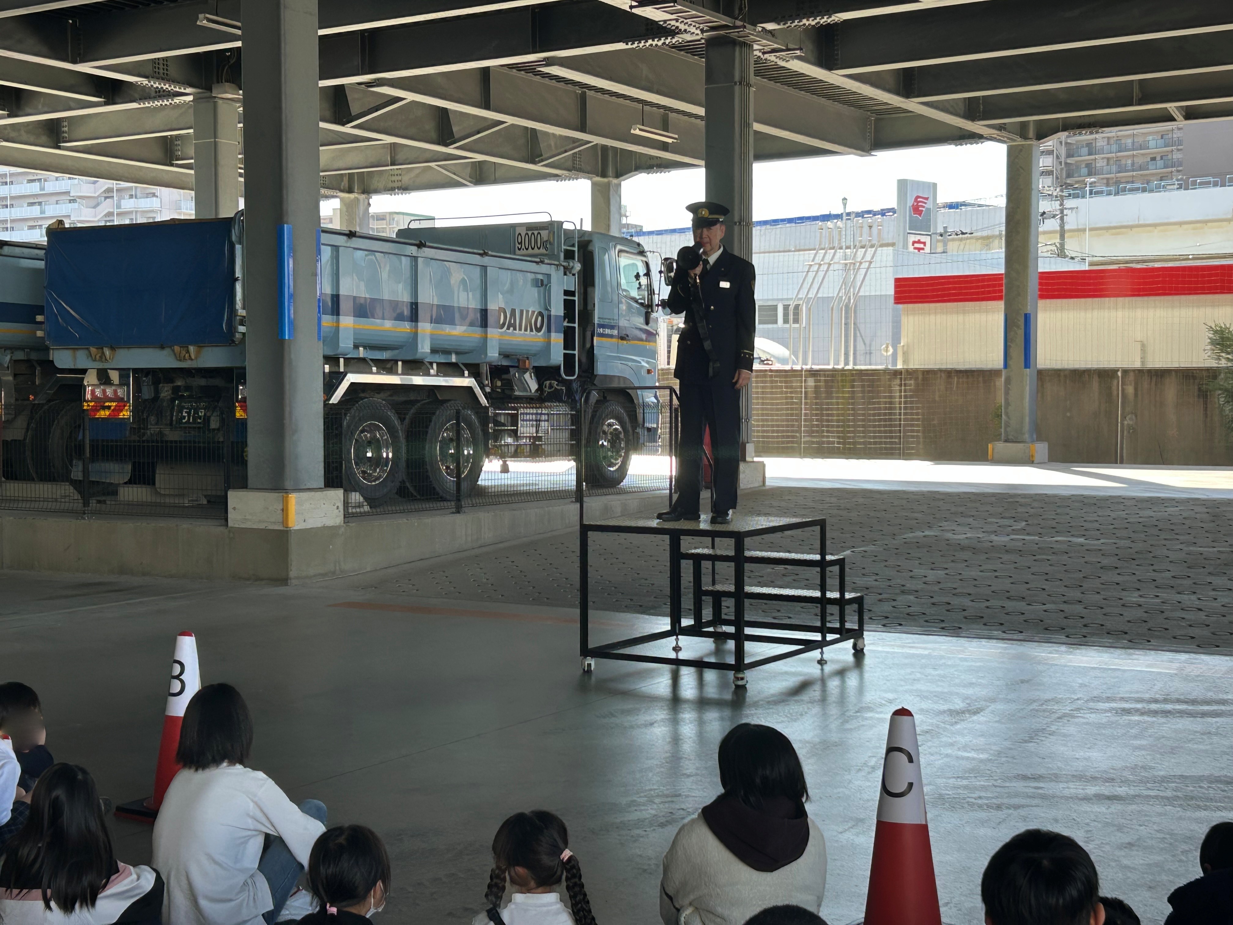 あいさつの様子