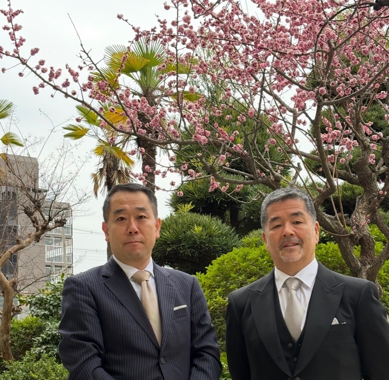 藤井区長と福﨑校長先生の写真