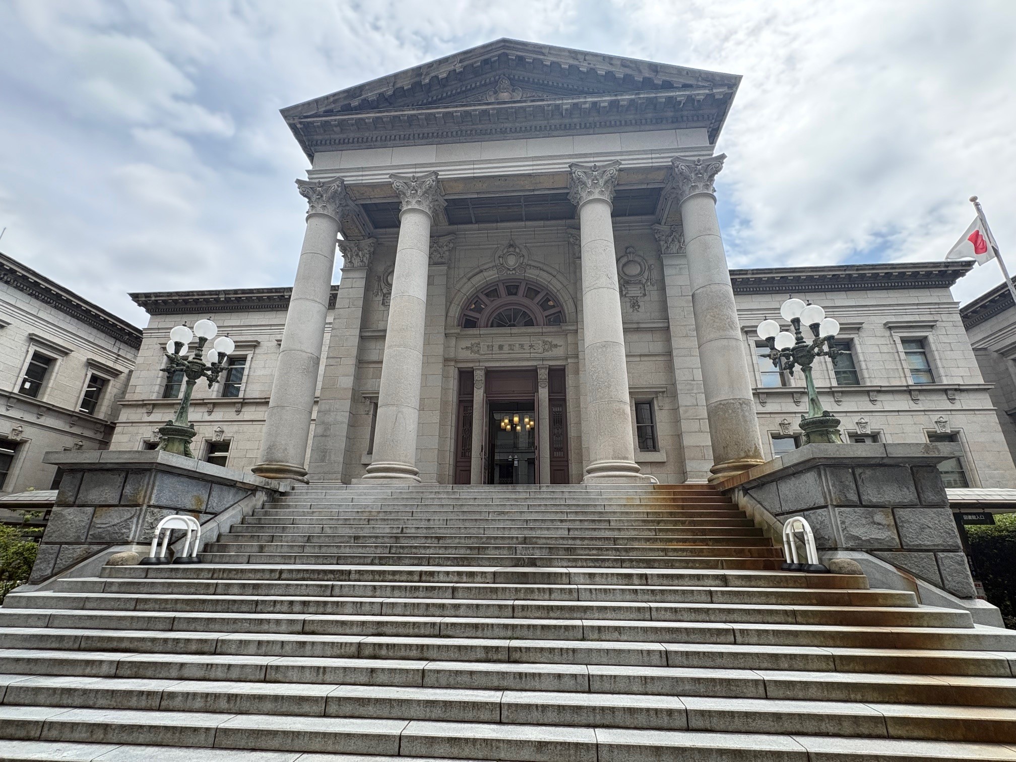 大阪府立中之島図書館2