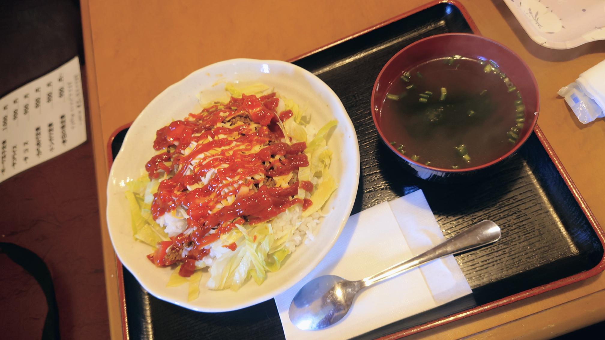 お店のおすすめメニューのタコライスの画像