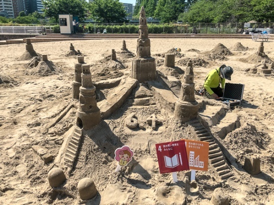 親子で楽しむ砂場遊びひろば2