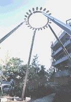 モニュメント　「空の花　1995」