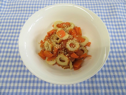ちくわとにんじんの和え物