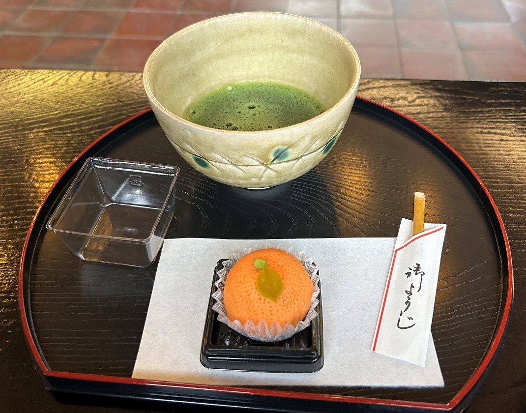 お抹茶とお菓子