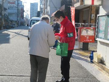 郵便局前啓発の写真