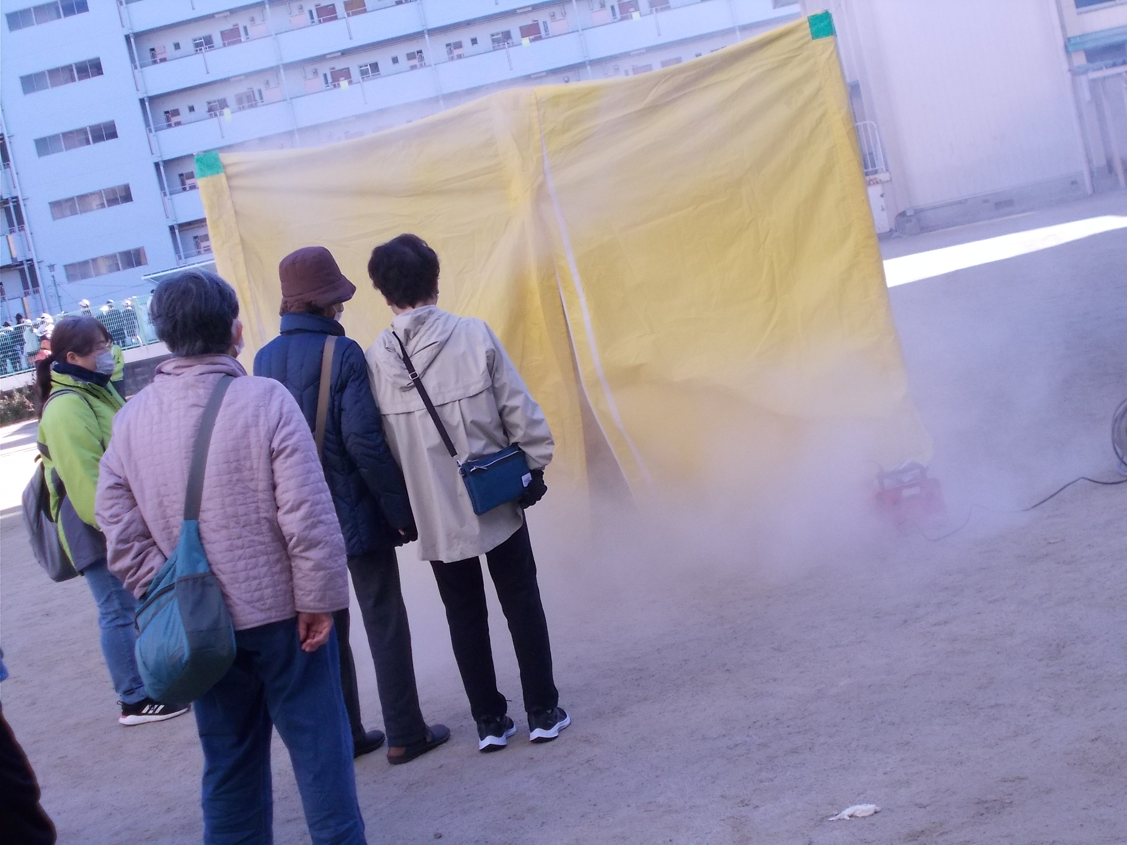 煙中体験訓練の様子