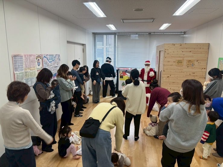 ダンスをしている全体の様子